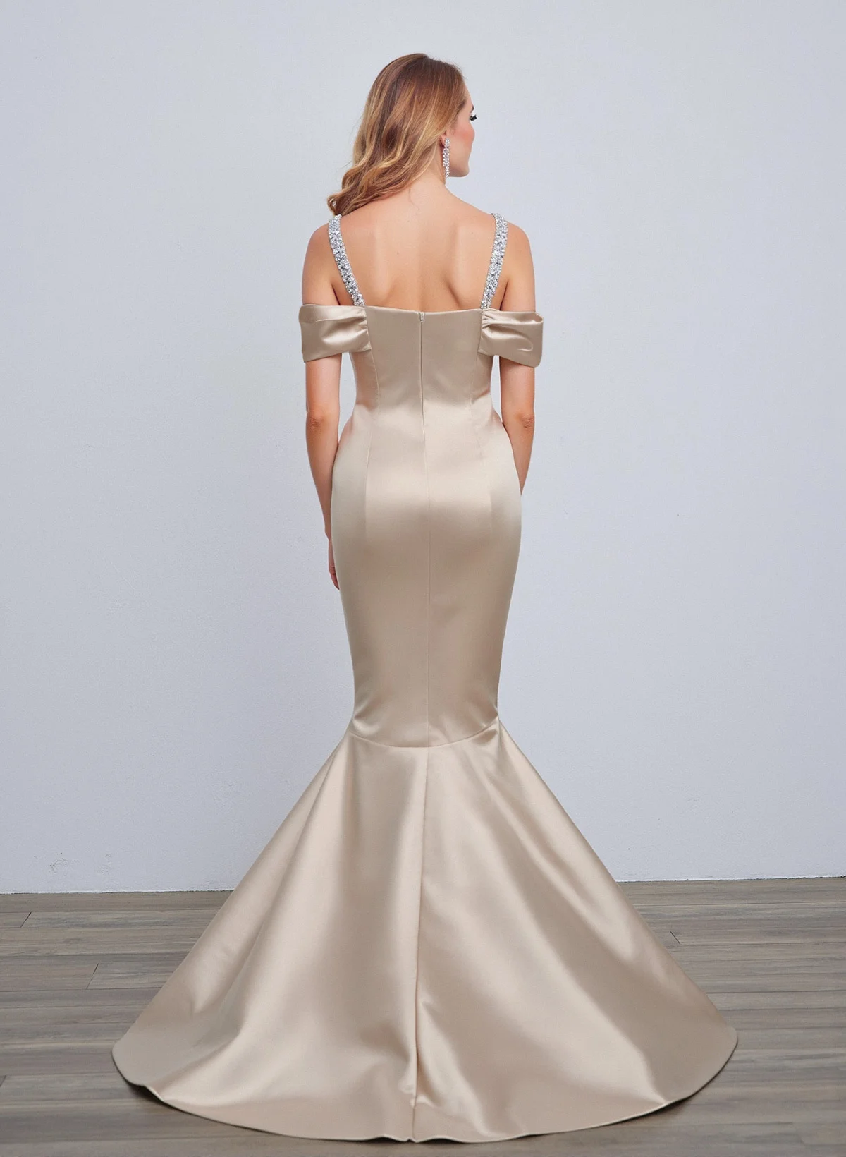 Trumpet/Mermaid Off-The-Shoulder Sleeveless Satin Prom Dresses With  Rhinestone