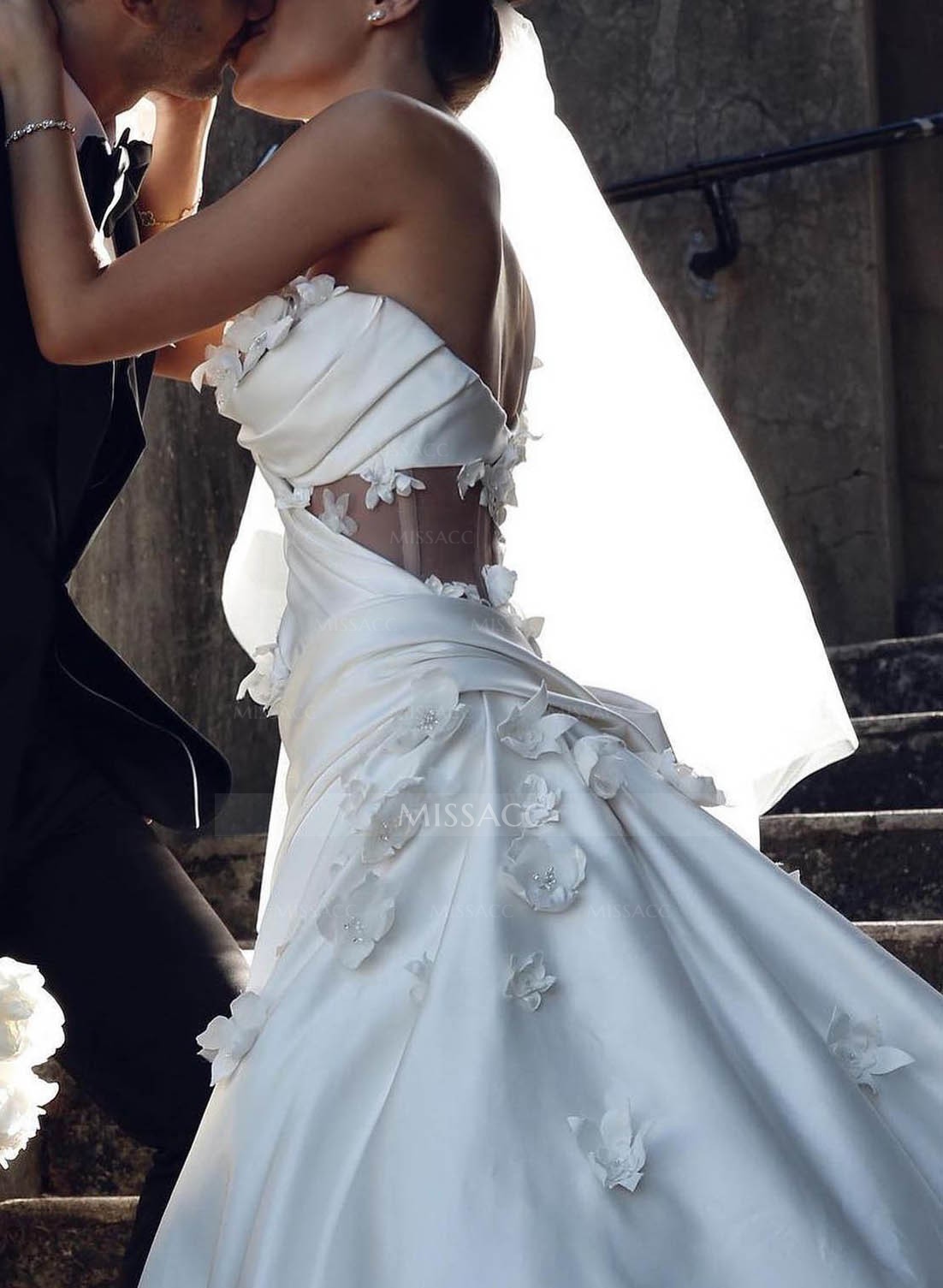 Vintage One-Shoulder Flowers Wedding Dresses With Ruffles