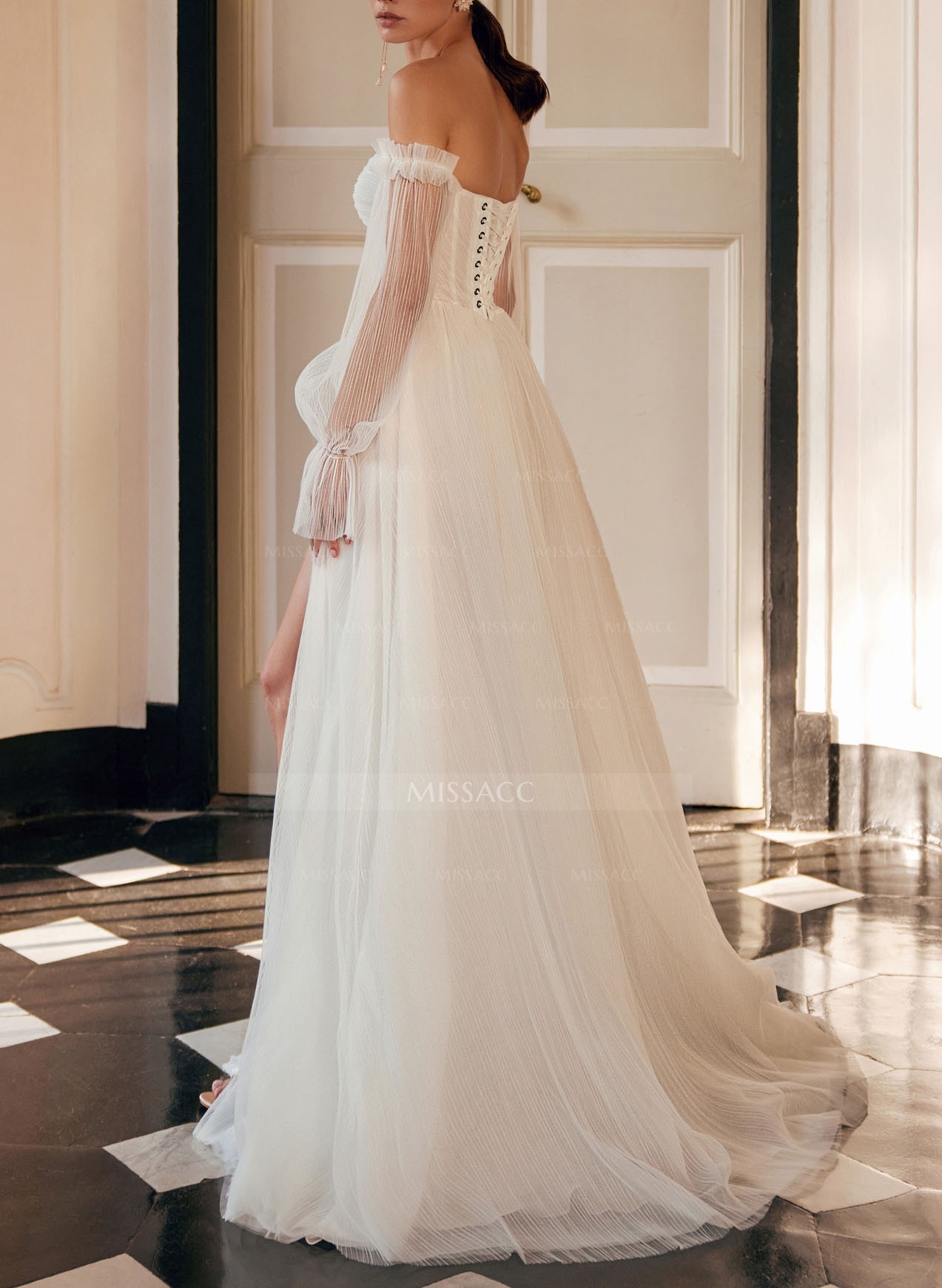 Sweetheart A-Line Long Sleeves Pleated Wedding Dresses