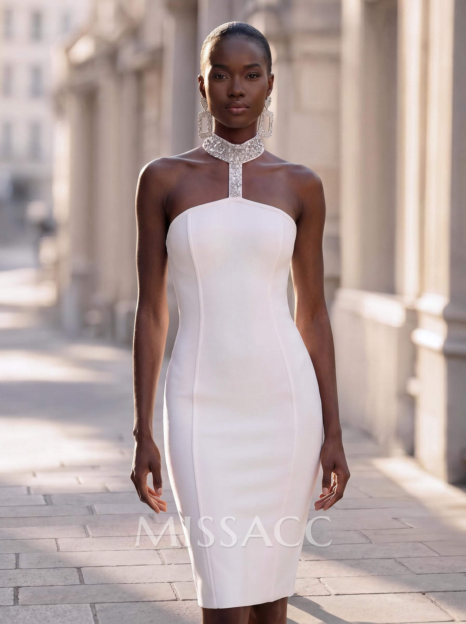 Sheath/Column Halter Sleeveless Elastic Satin Cocktail Dresses With Rhinestone