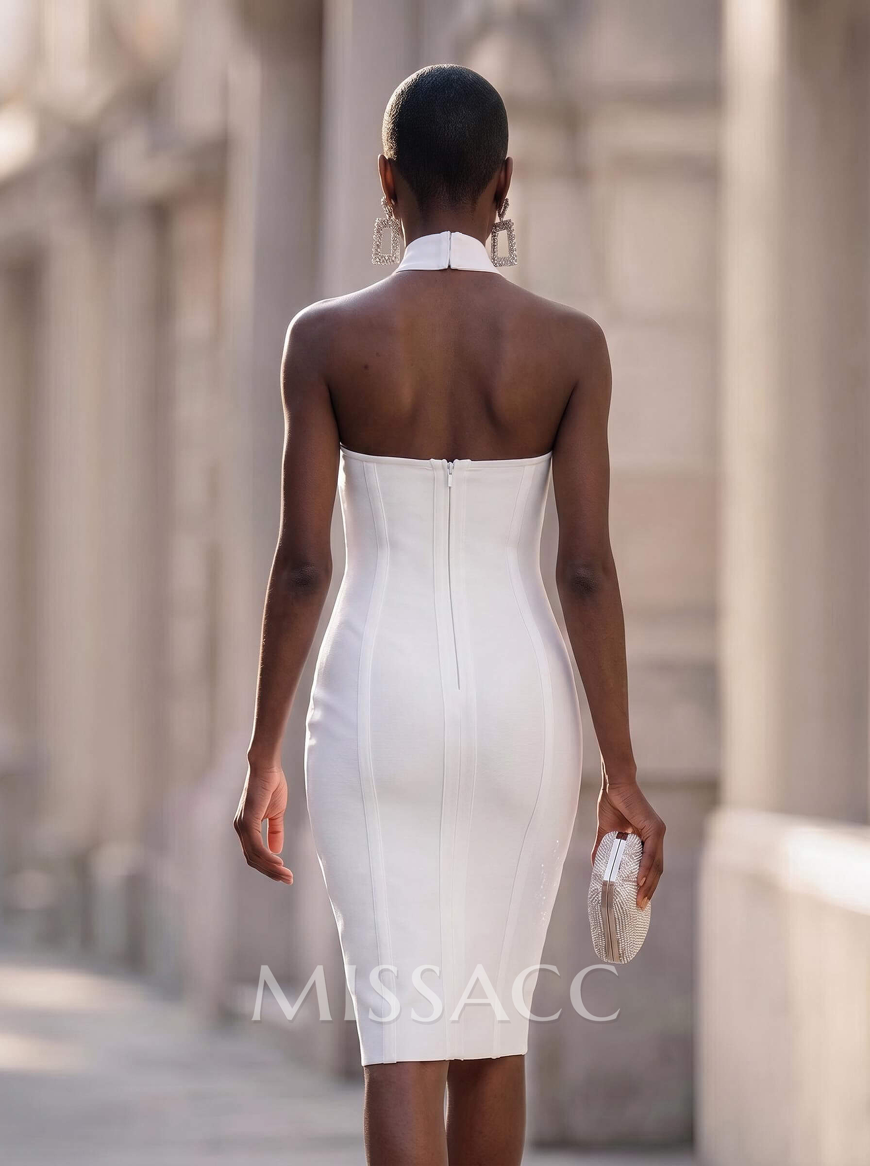 Sheath/Column Halter Sleeveless Elastic Satin Cocktail Dresses With Rhinestone