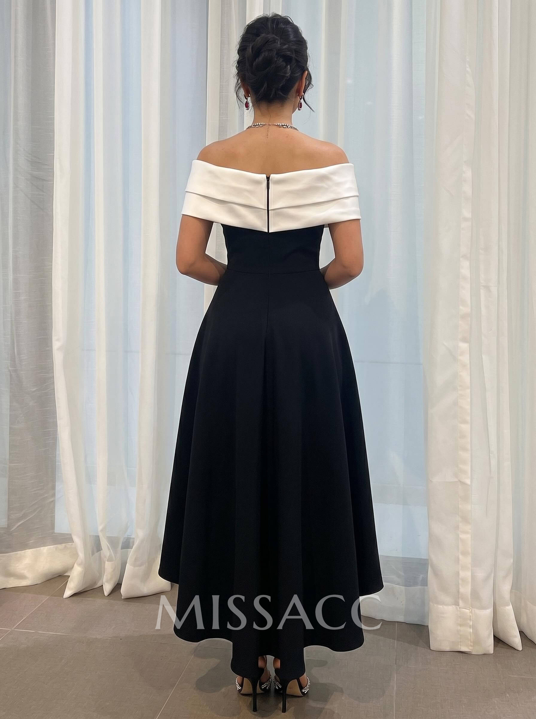 A-Line Off-The-Shoulder Sleeveless Elastic Satin Cocktail Dresses