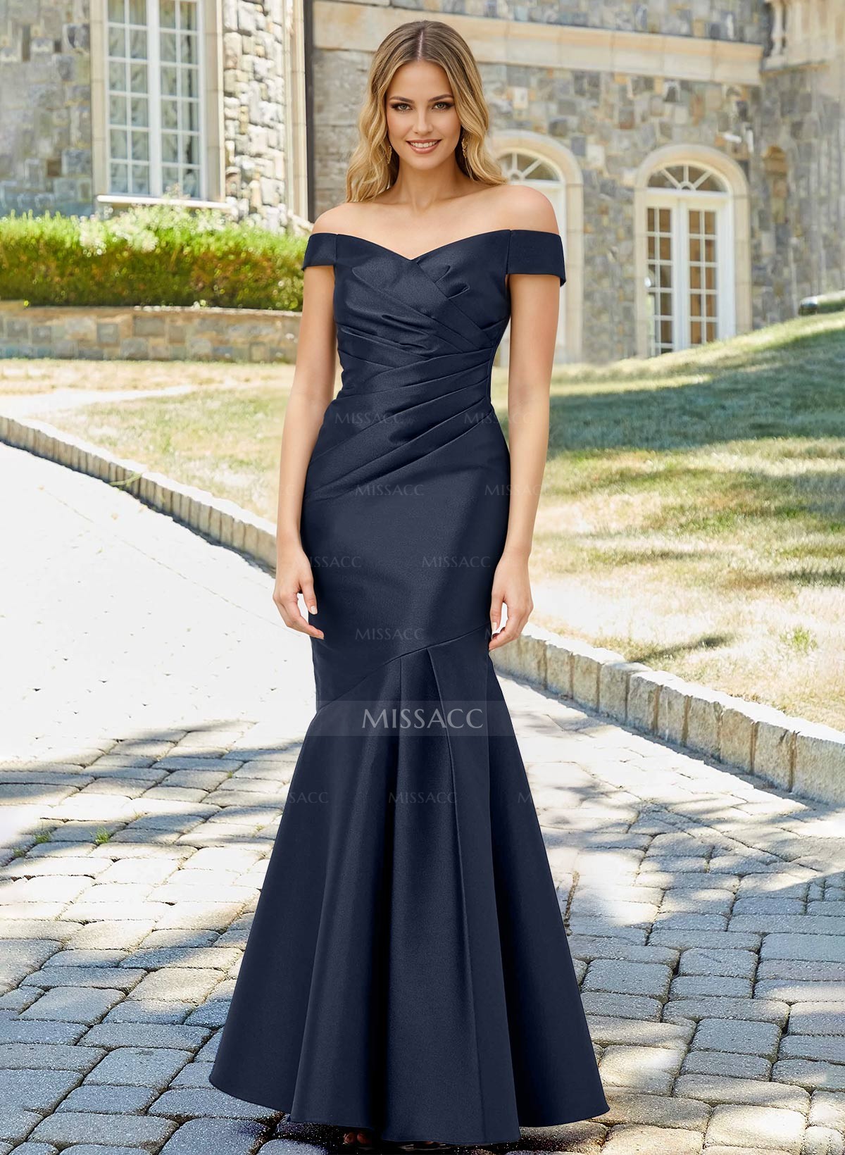 Off-The-Shoulder Trumpet/Mermaid Mother Of The Bride Dresses With Satin