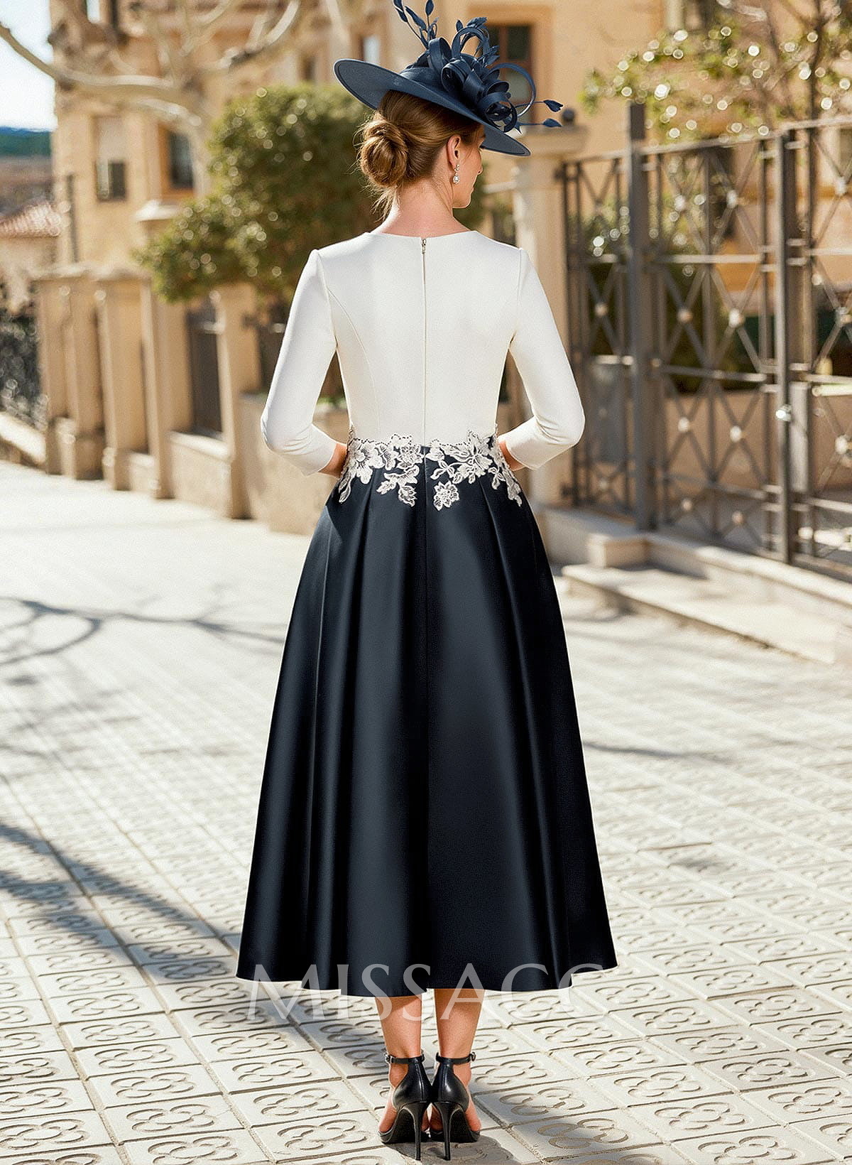 A-Line V-Neck Satin Mother Of The Bride Dresses With Appliques Lace