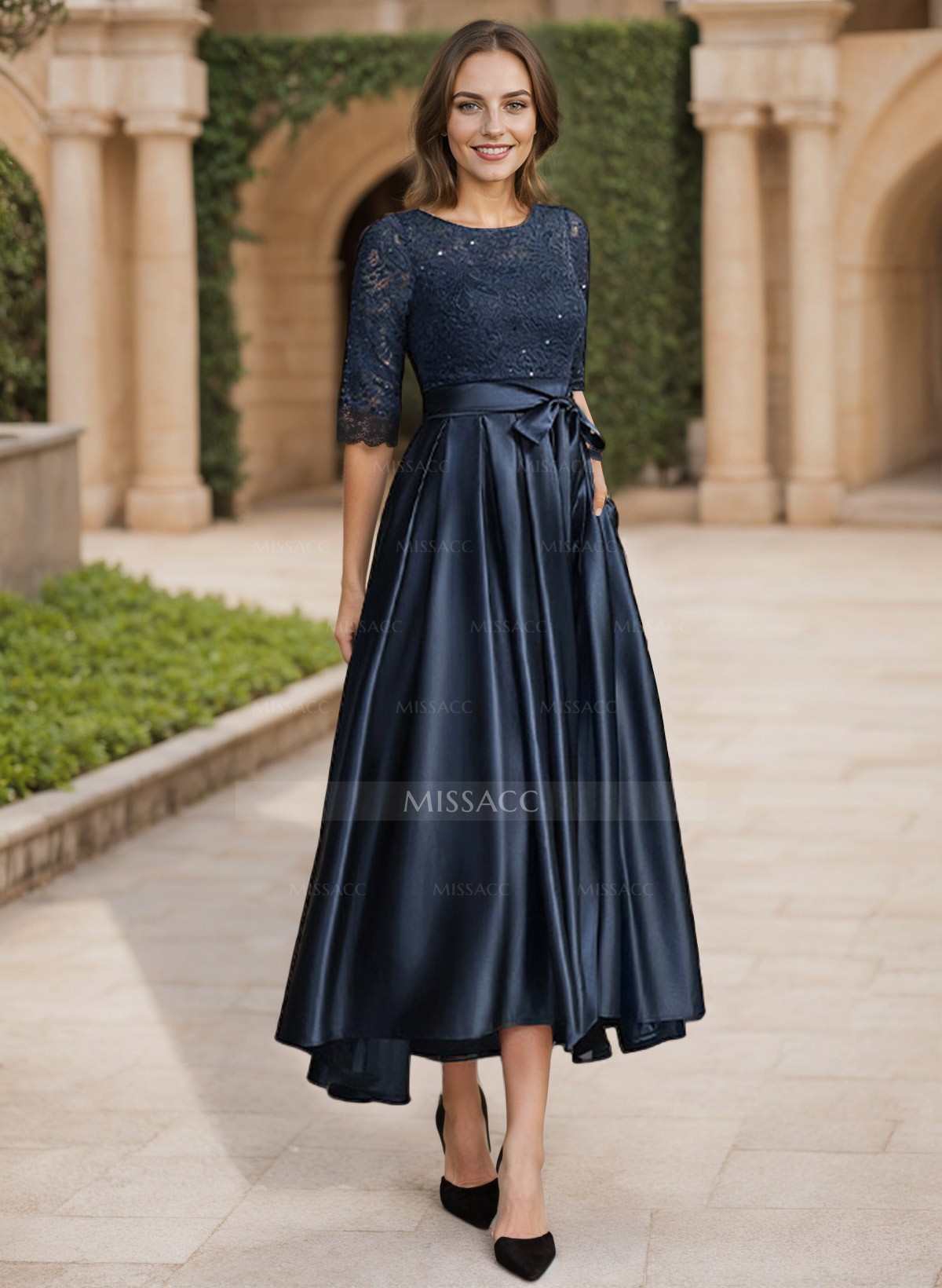 A-Line Scoop Neck 1/2 Sleeves Satin Mother Of The Bride Dresses With Lace