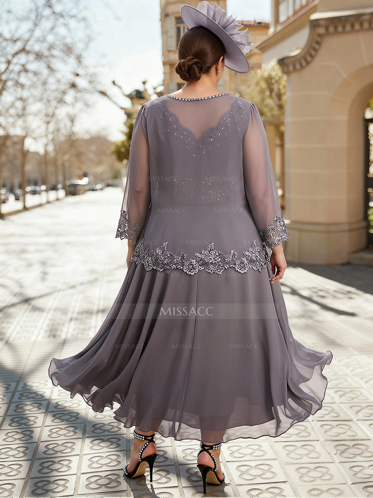 A-Line V-Neck Chiffon Mother Of The Bride Dresses With Appliques Lace