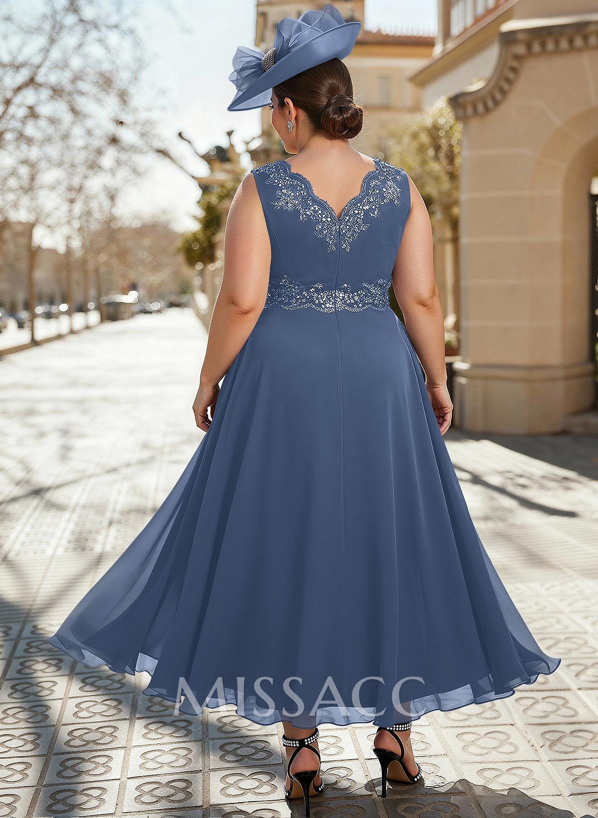 A-Line V-Neck Chiffon Mother Of The Bride Dresses With Appliques Lace