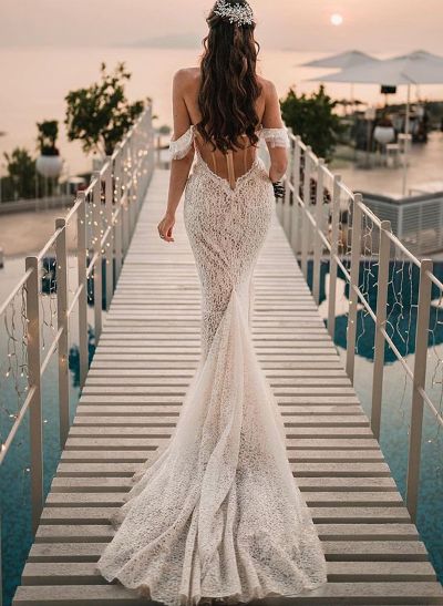 Trumpet/Mermaid Off-The-Shoulder Lace Wedding Party Dresses With Ruffle