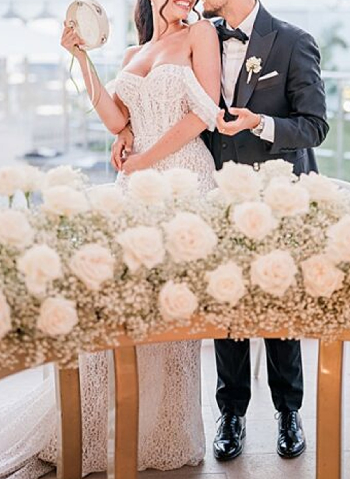Trumpet/Mermaid Off-The-Shoulder Lace Wedding Party Dresses With Ruffle