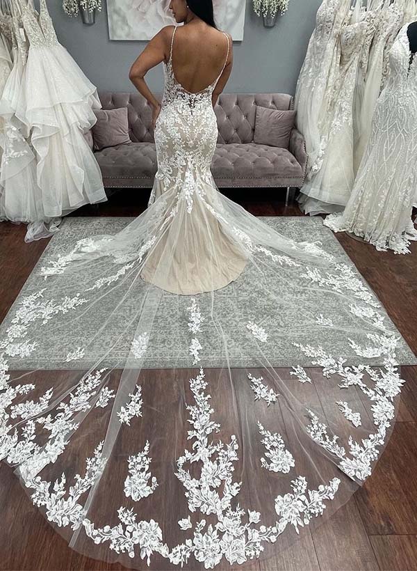 Trumpet/Mermaid V-Neck Sleeveless Wedding Dresses With Appliques Lace