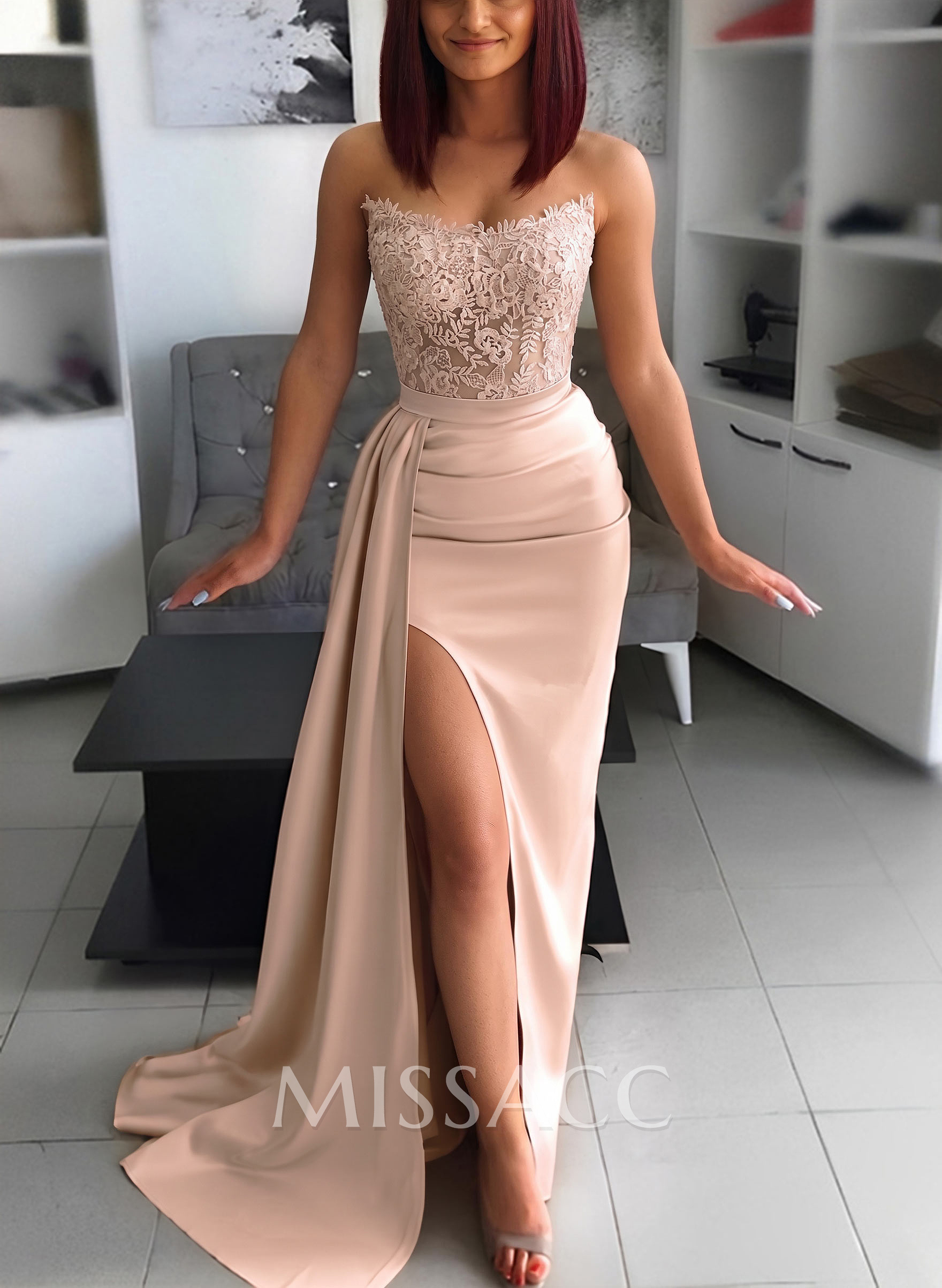 Sheath/Column Strapless Sleeveless Silk Like Satin Evening Dresses With Lace/High Split
