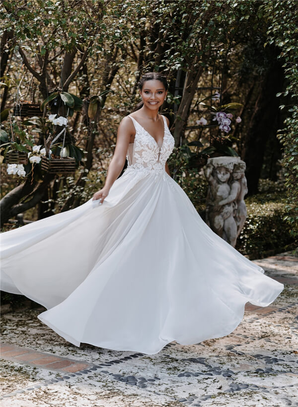 A-Line V-neck Sleeveless Chiffon Sweep Train Wedding Dress With Lace