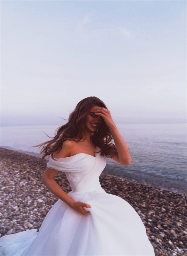 Beach Ball-Gown One-Shoulder Wedding Dress With Sleeveless Organza Sweep Train