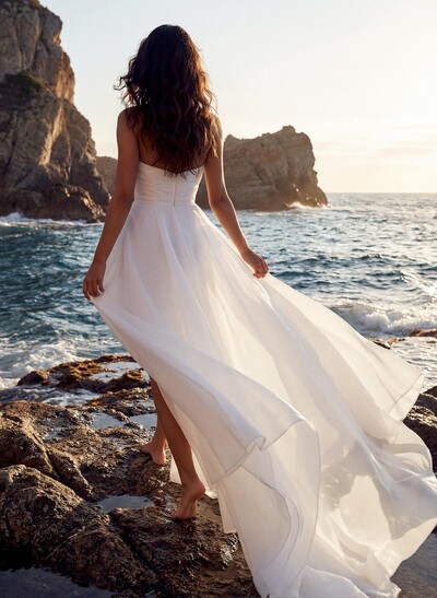 Ball-Gown Sweetheart Sleeveless Organza Sweep Train Wedding Dress