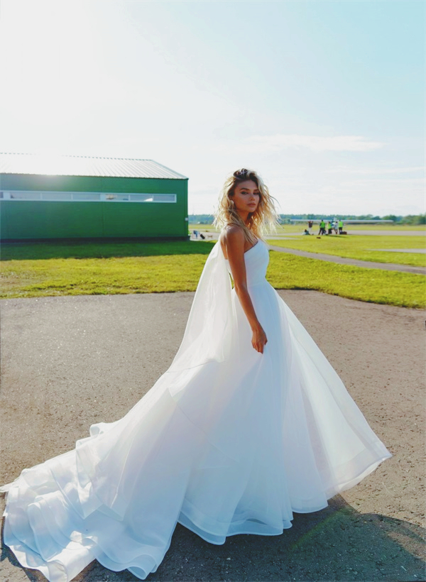 Beach Ball-Gown One-Shoulder Wedding Dress With Sleeveless Organza Court Train