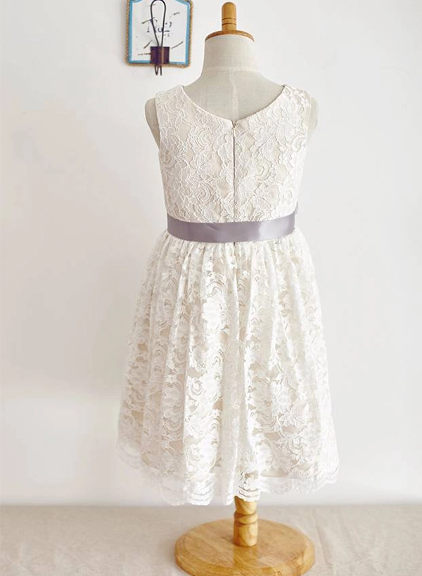 A-line/Princess Scoop Neck Knee-Length Lace Flower Girl Dress With Sash