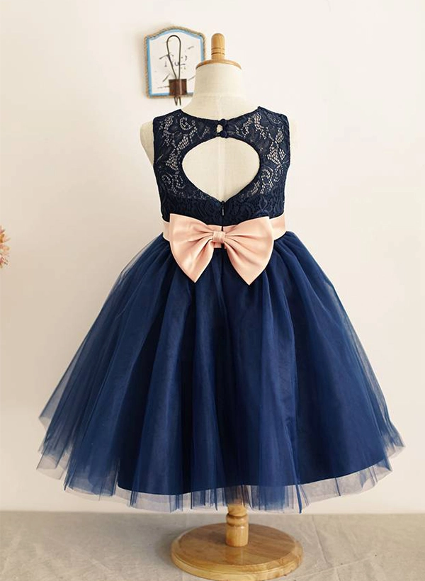 A-line/Princess Scoop Neck Knee-Length Lace Tulle Flower Girl Dress With Bowknot Sashes
