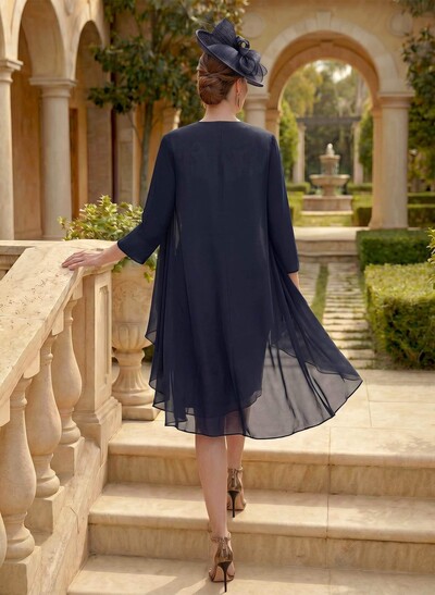 Sheath/Column Sweetheart Knee-Length Chiffon Mother Of The Bride Dress With Beading Pleated Appliques Lace