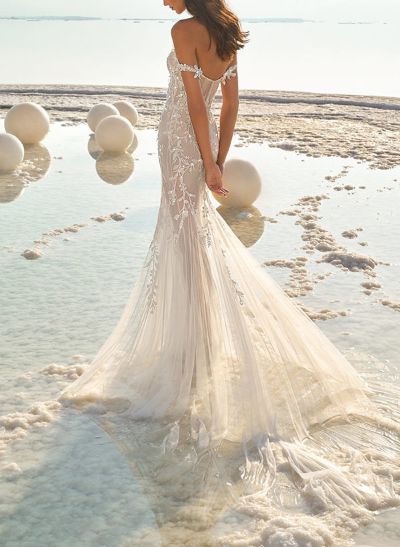 Trumpet/Mermaid Sweetheart Sweep Train Lace Wedding Dress