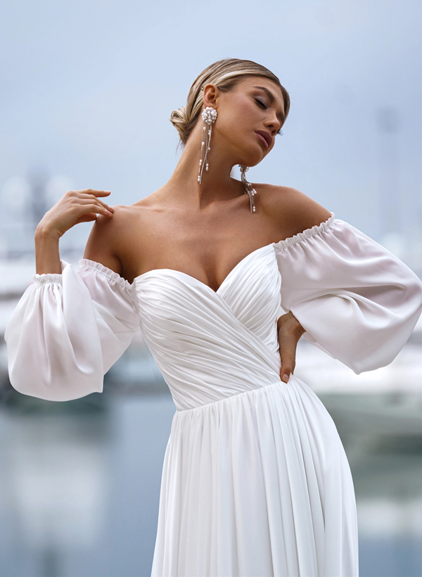 Beach Long Sleeves Off-the-Shoulder Wedding Dresses With A-Line Chiffon 