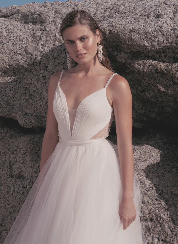 Peal Beach Sex Wedding Dresses With Tulle Sweep Train