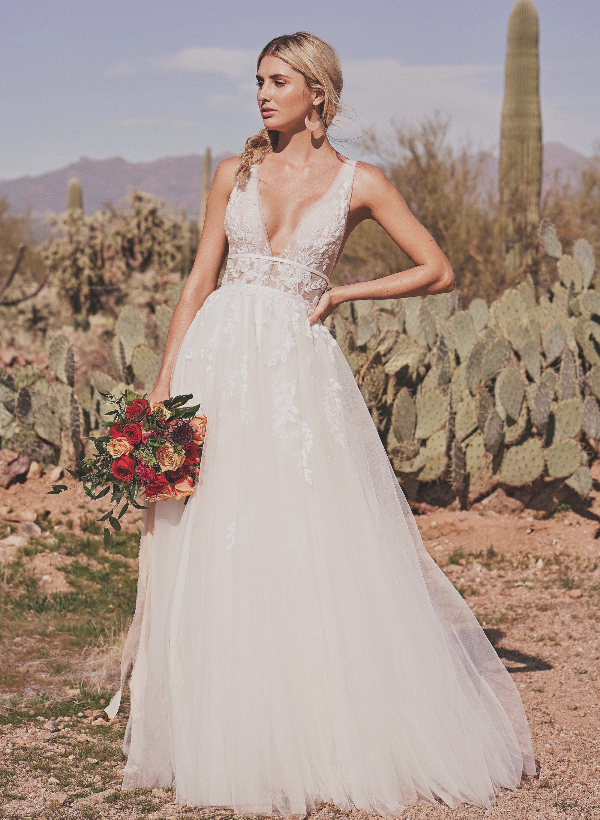 Boho  Ball-Gown Lace Wedding Dresses With Sweep Train 