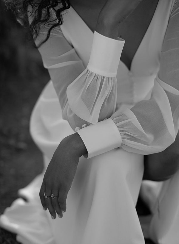 Simple Long Sleeves Wedding Dresses With Bridal Shower Chiffon Floor-Length V-Neck