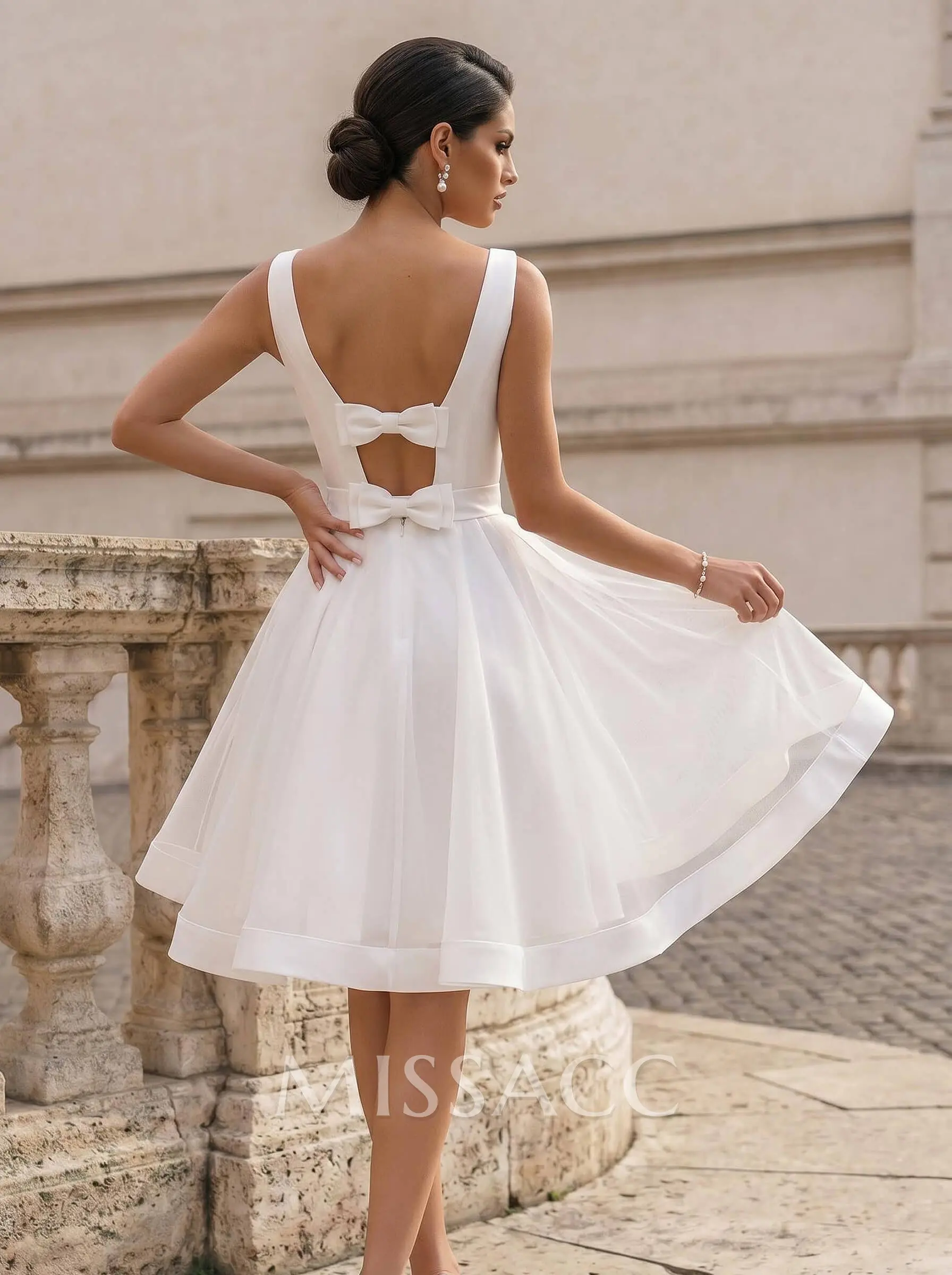 vintage 1950s wedding dresses Mauuwy 1950's Ivory for Bride A-line Lace Tea A Glamorous Ball Gowns Dress Featuring Halter Neckline With Royal Train.Perfect For Formal Wedding 1950s Vintage Wedding Dresses &
