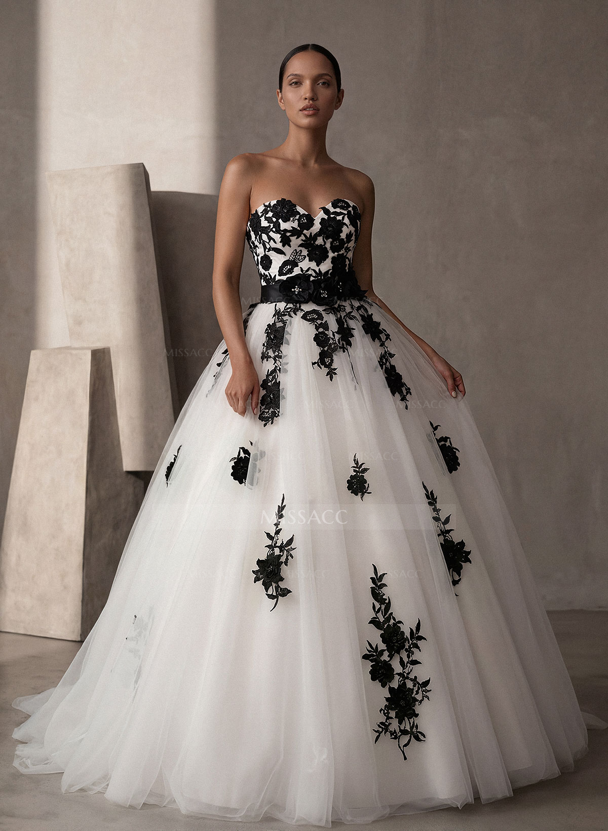 Black And White Wedding Dresses With Ball Gown Strapless Lace Sash Bridal Dresses