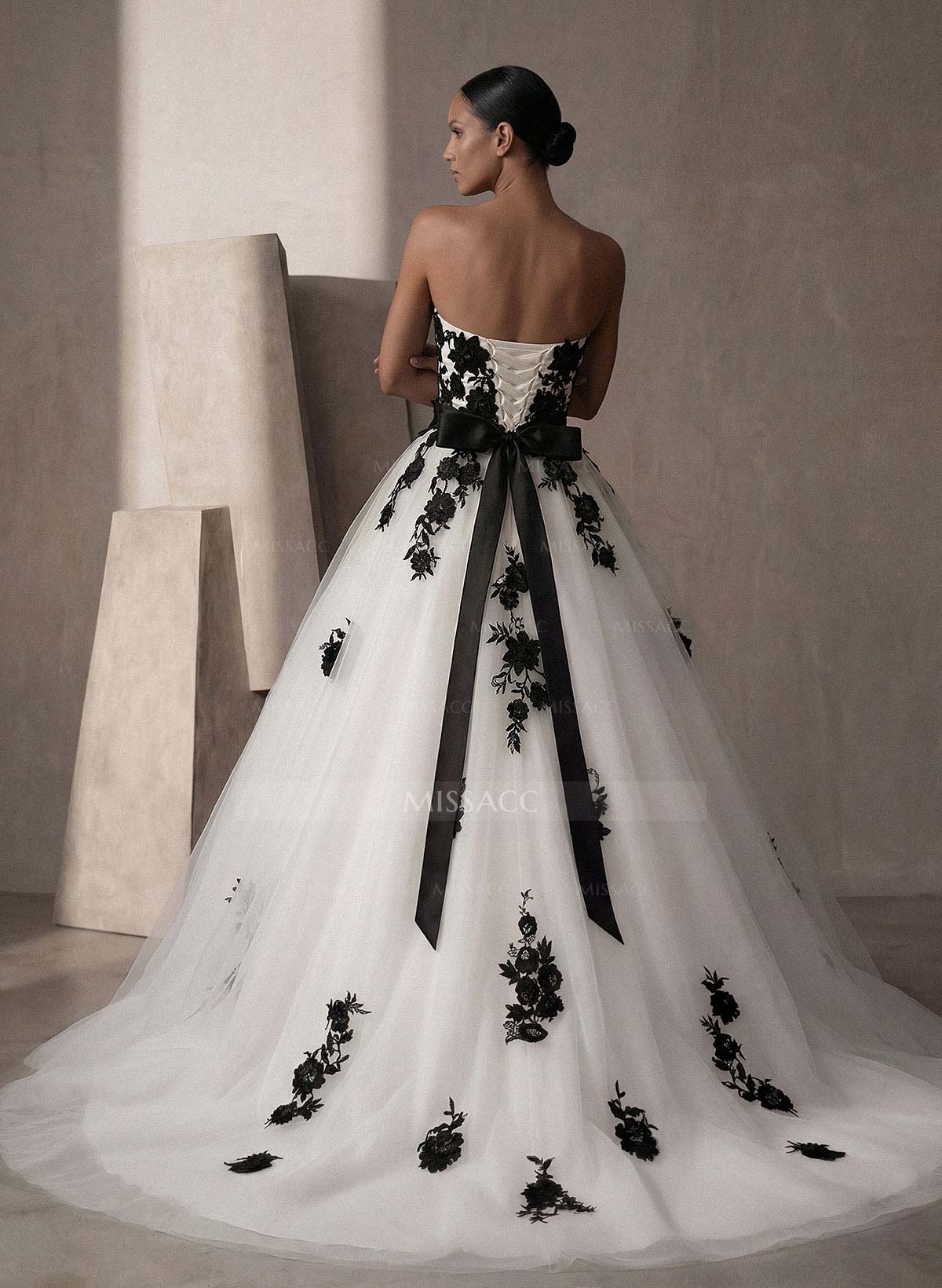 Black And White Wedding Dresses With Ball Gown Strapless Lace Sash Bridal Dresses