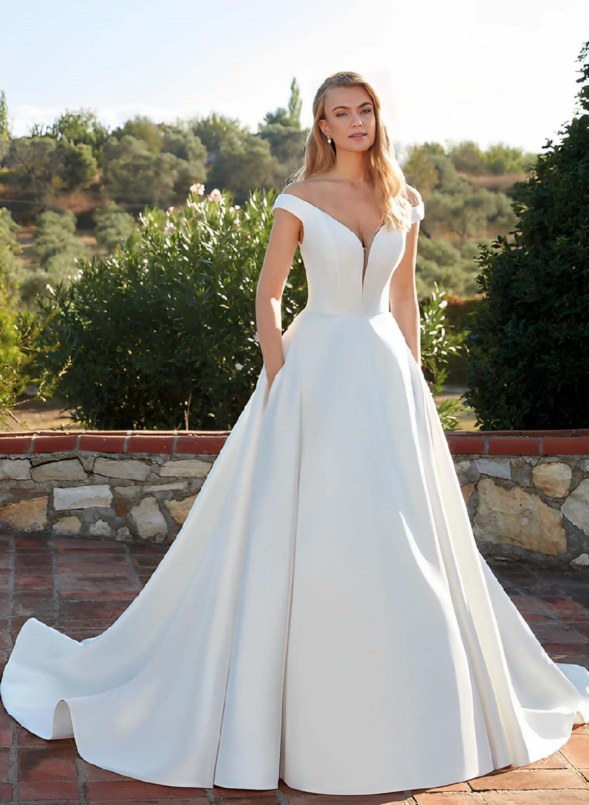 Off-the-Shoulder Ball-Gown Boho Wedding Dresses With Satin 