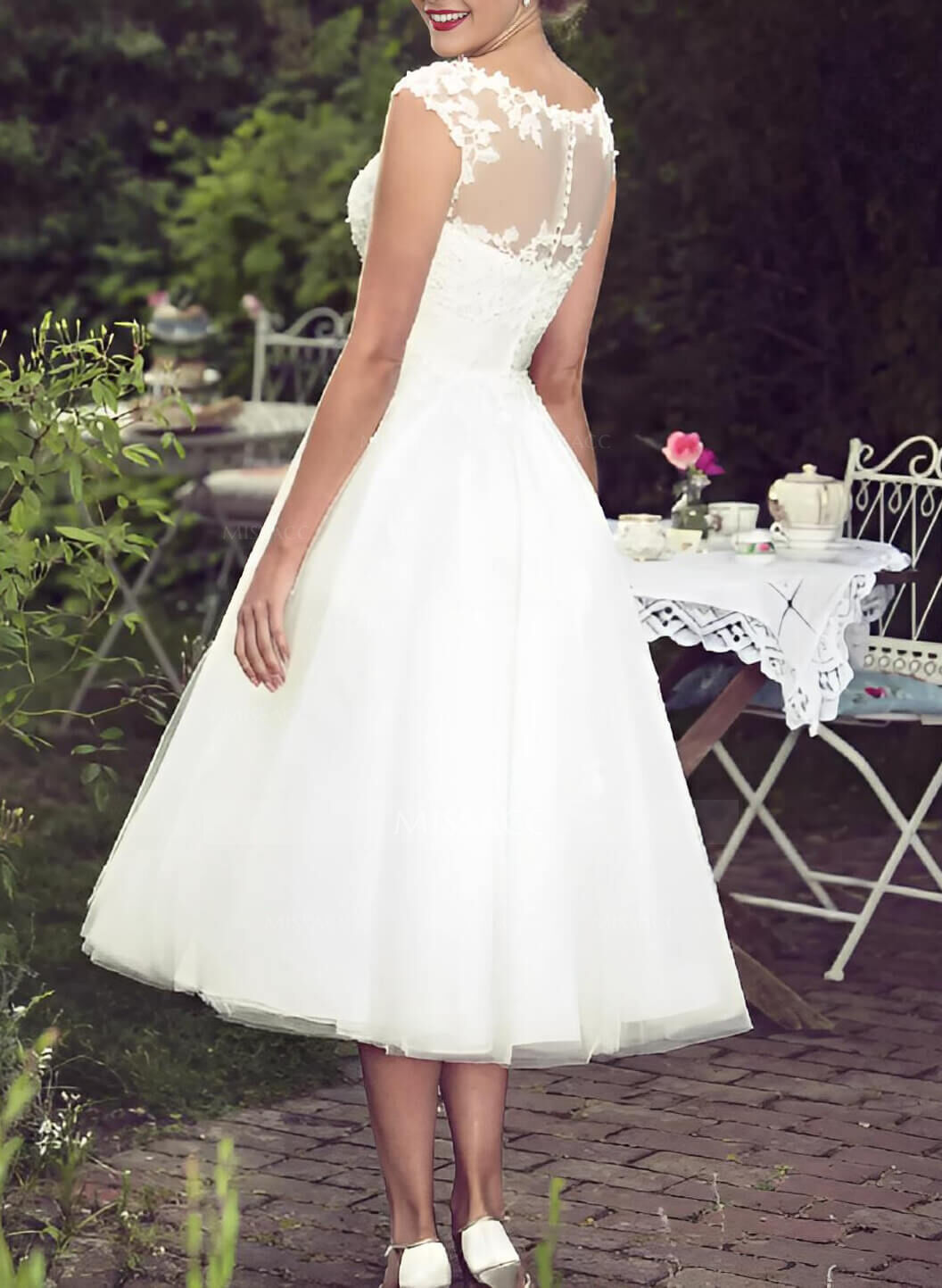 Vintage Short Lace Wedding Dresses With Tea-Length
