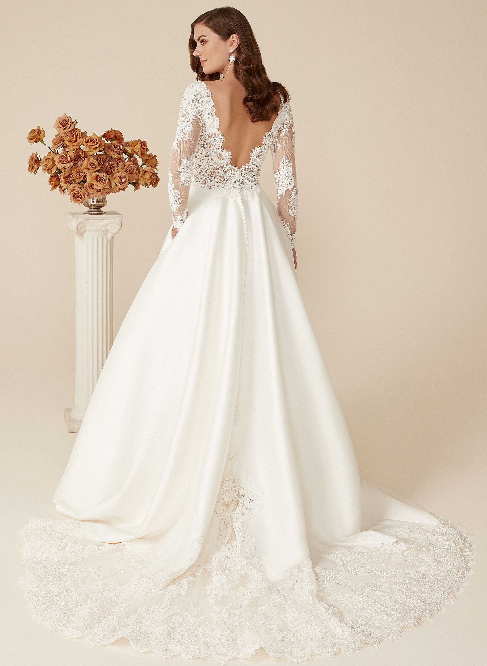 Long Sleeves Lace Ball-Gown Wedding Dresses With Satin 