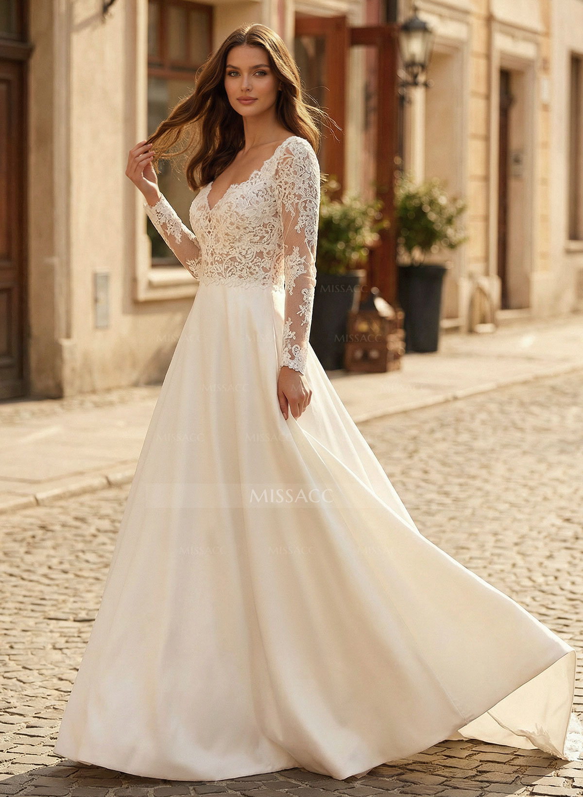 Long Sleeves Lace Ball-Gown Wedding Dresses With Satin