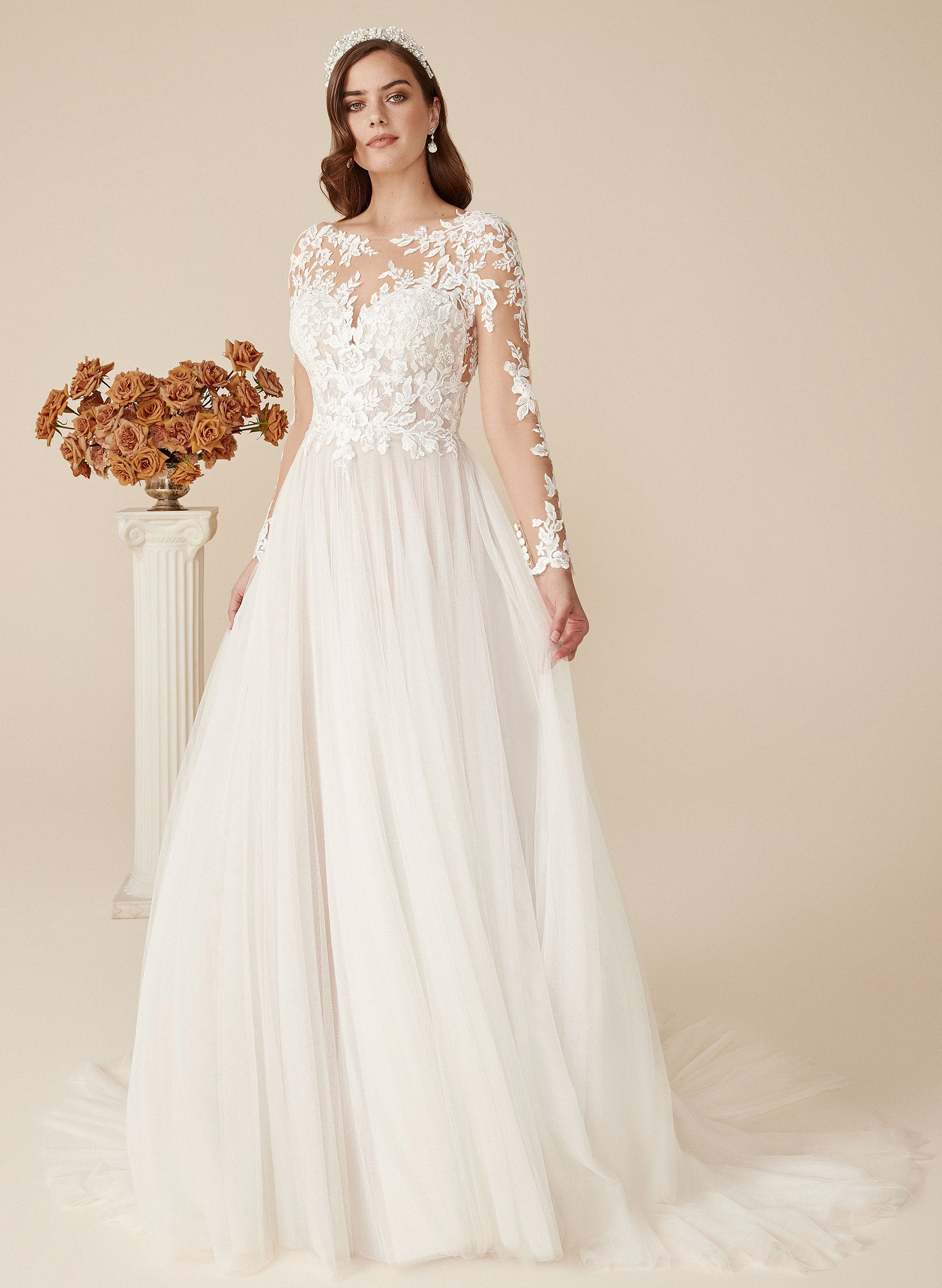 Long Sleeves Lace Romantic Wedding Dresses With Tulle
