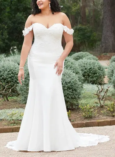 Trumpet/Mermaid Off-The-Shoulder Sleeveless Chapel Train Elastic Satin Wedding Dresses With Appliques Lace