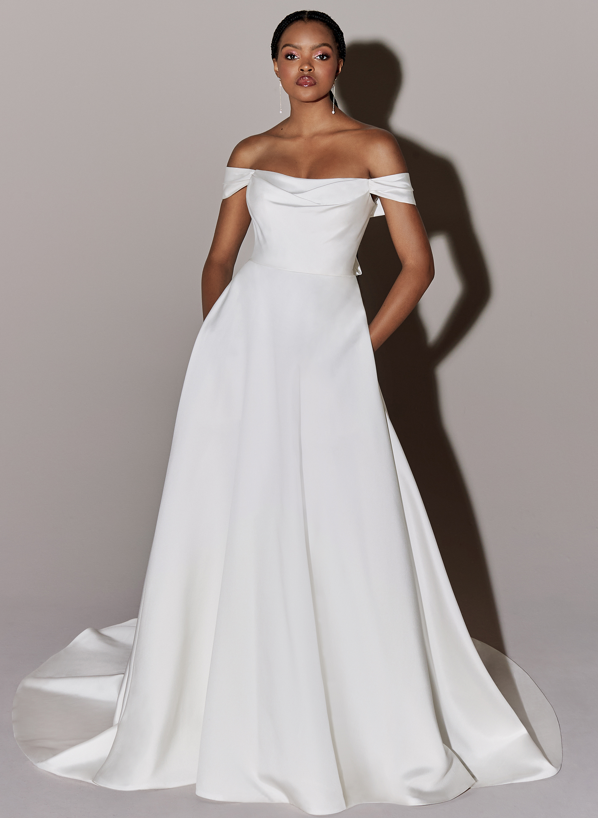 Off-the-Shoulder Bow Wedding Dresses With Satin 