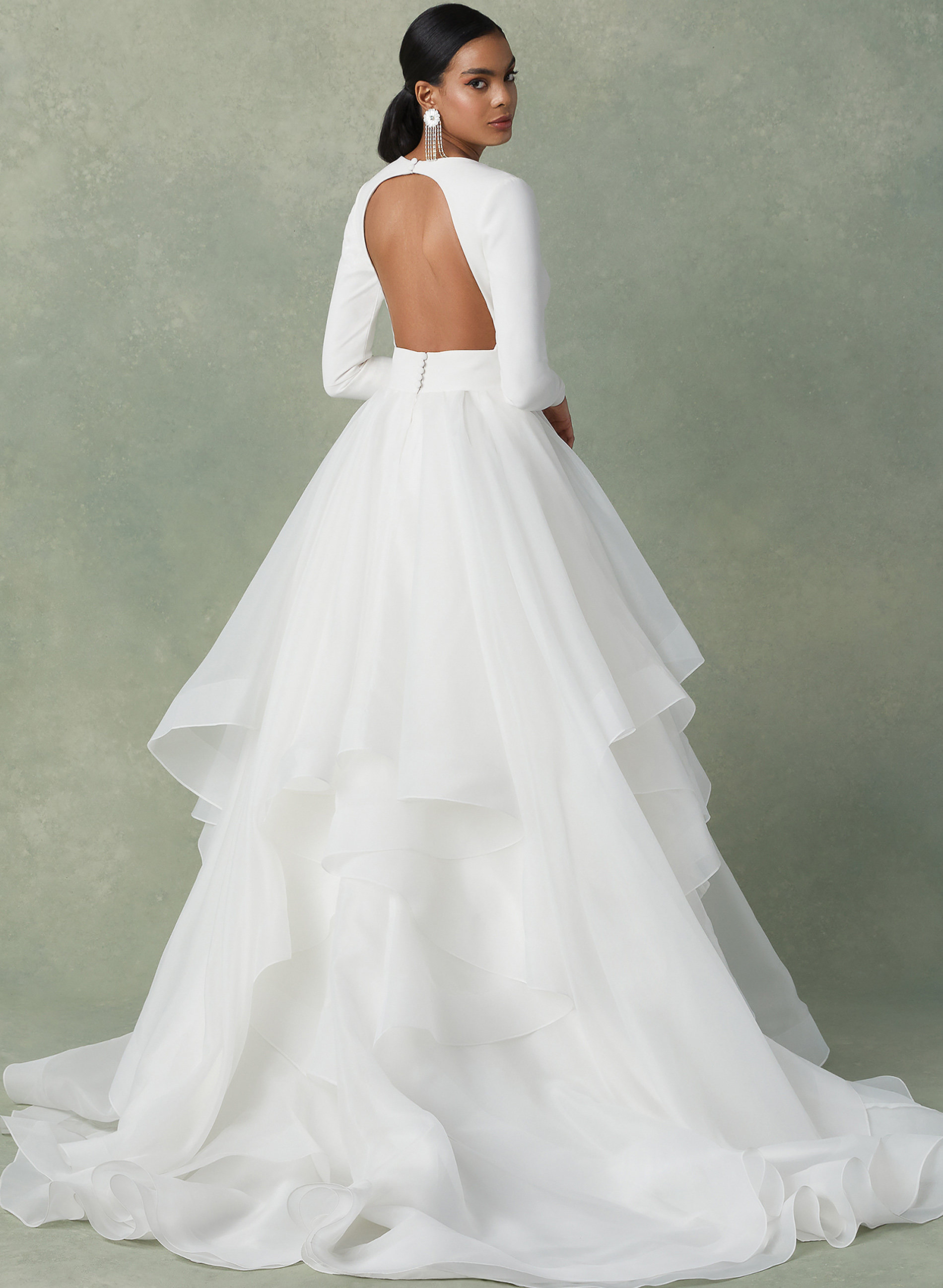 Long Sleeves Ball-Gown Wedding Dresses With Cascading Ruffles 