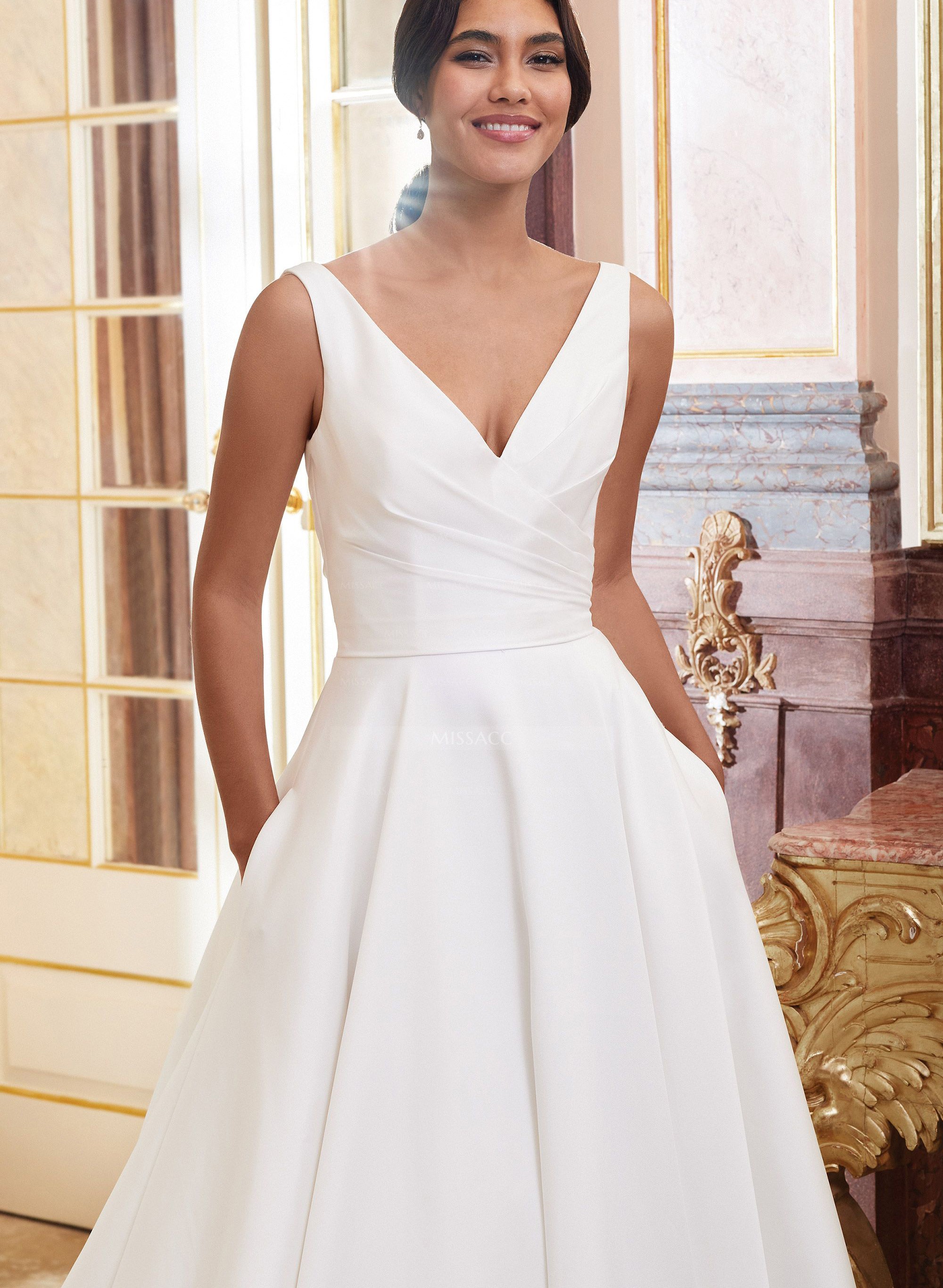 Ball-Gown V-neck Wedding Dresses With Satin 