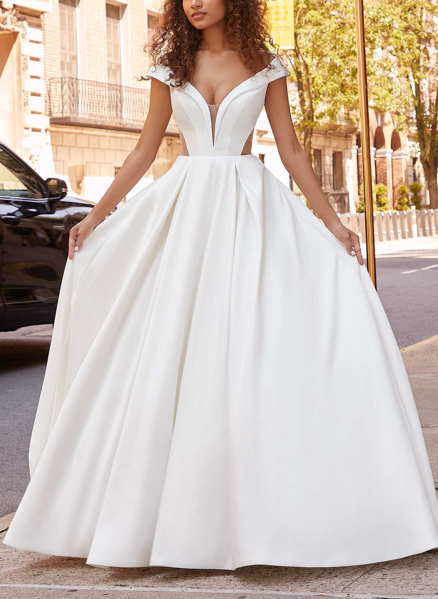 Off-the-Shoulder Ball-Gown Wedding Dresses With Satin