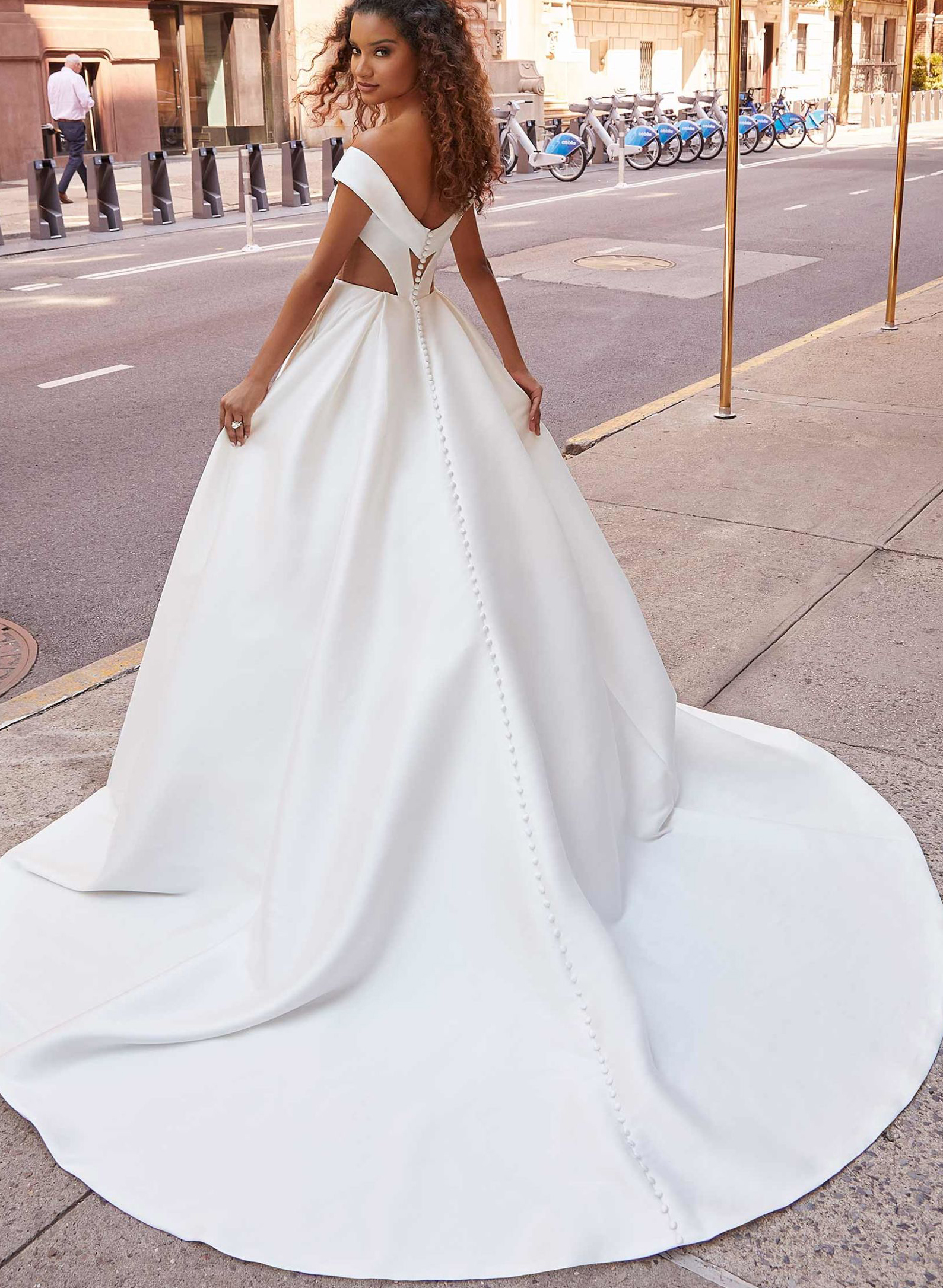 Off-the-Shoulder Ball-Gown Wedding Dresses With Satin
