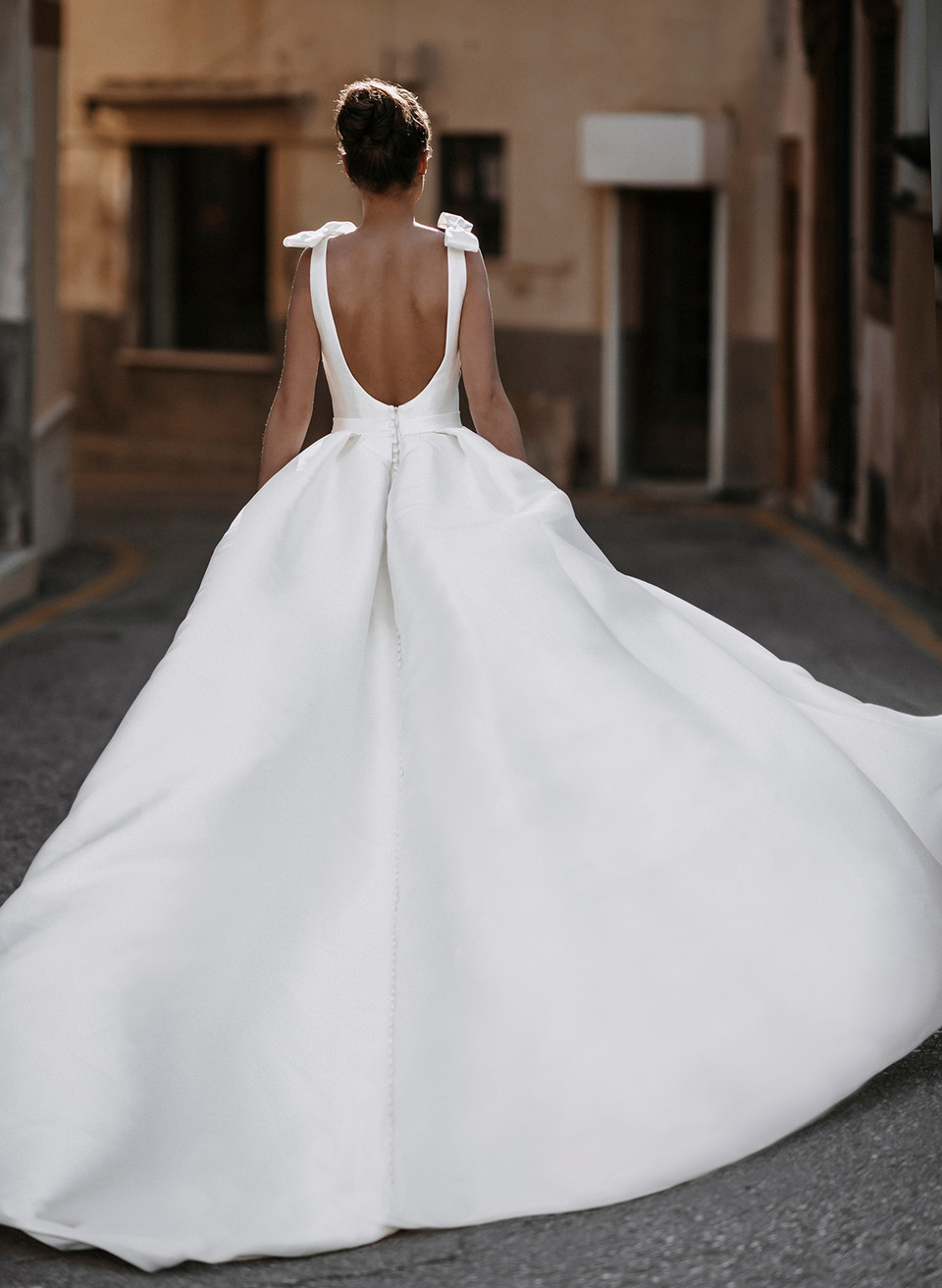 Modern Ball-Gown Satin V-Neck Wedding Dresses