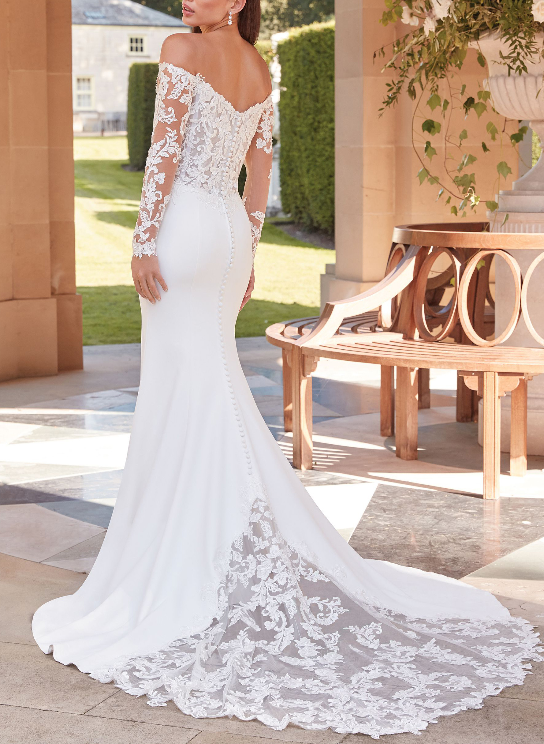 Lace Long Sleeves Off-The-Shoulder Wedding Dresses With Romantic Tulle