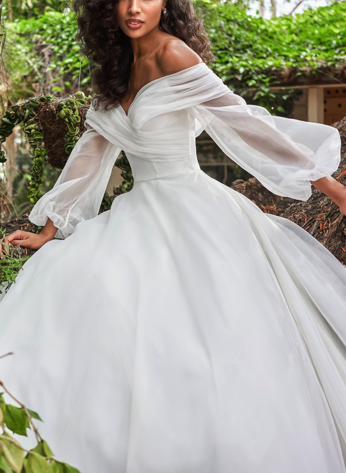 Flutter Long Sleeves Off-the-Shoulder Wedding Dresses With Ball-Gownv 