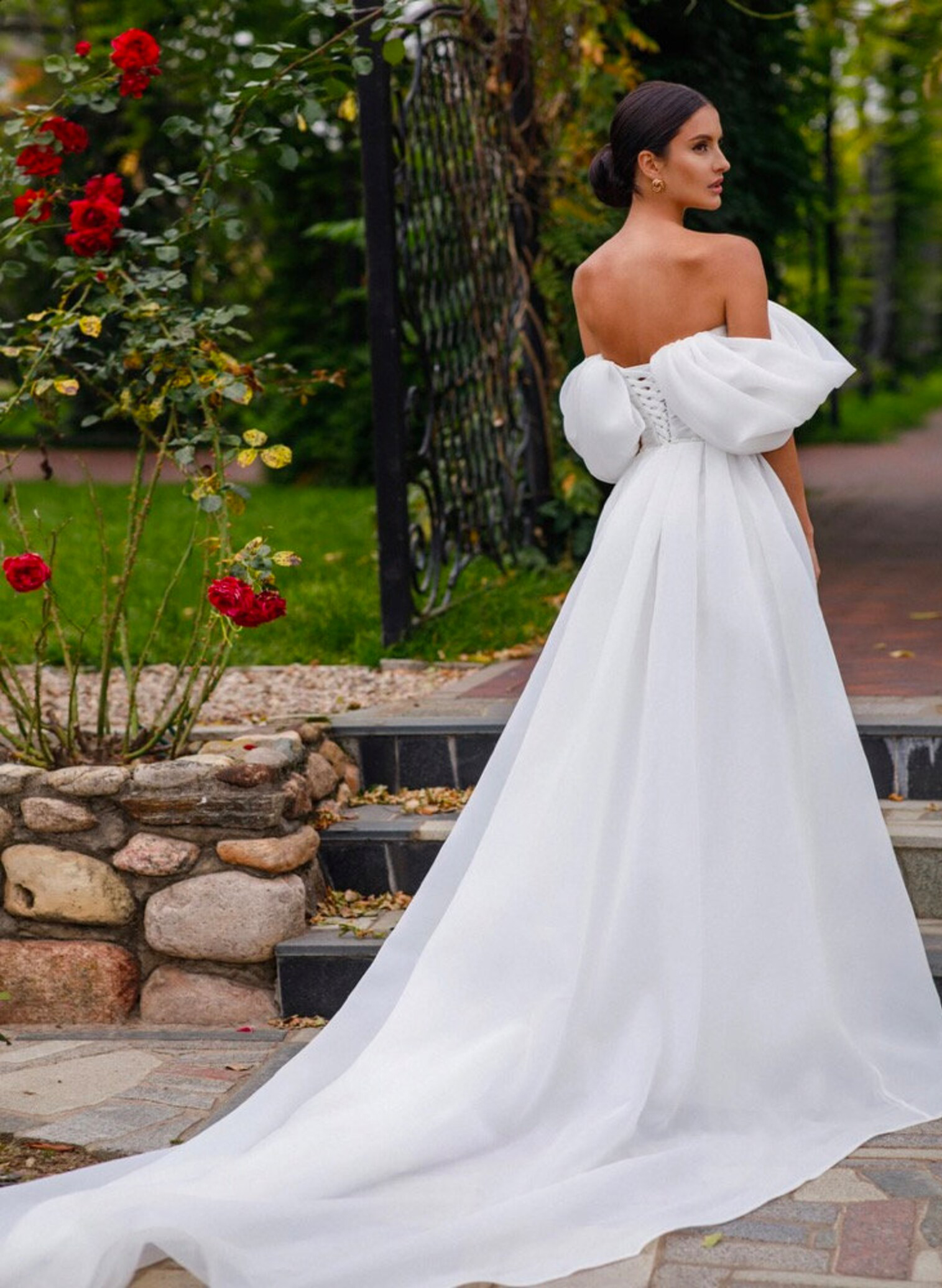 Off-The-Shoulder Boho Wedding Dresses With Romantic Organza