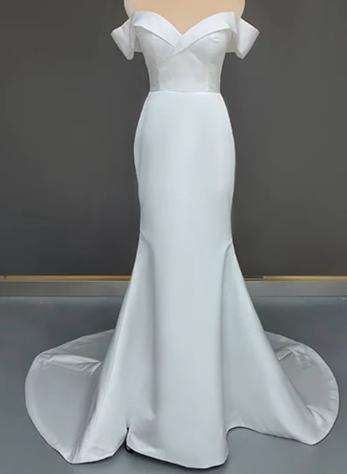 Trumpet/Mermaid Off-The-Shoulder Sleeveless Sweep Train Satin Wedding Dresses