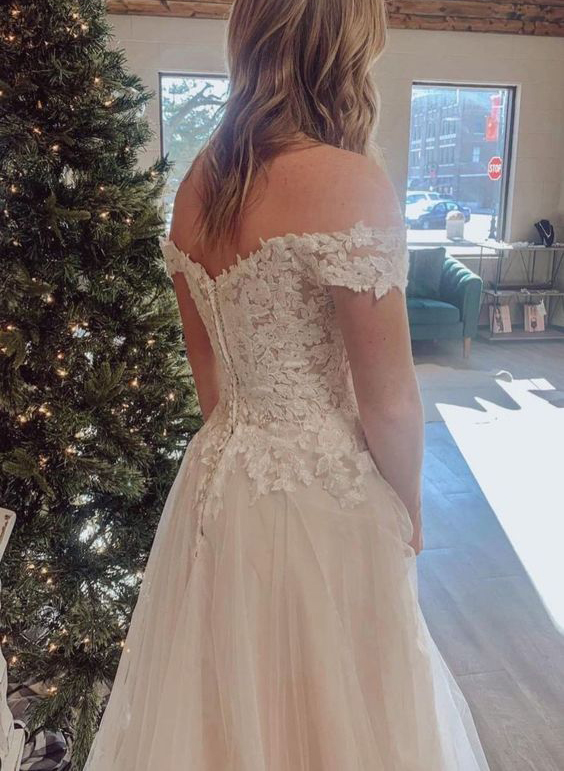 Lace Off-the-Shoulder Princess Wedding Dresses