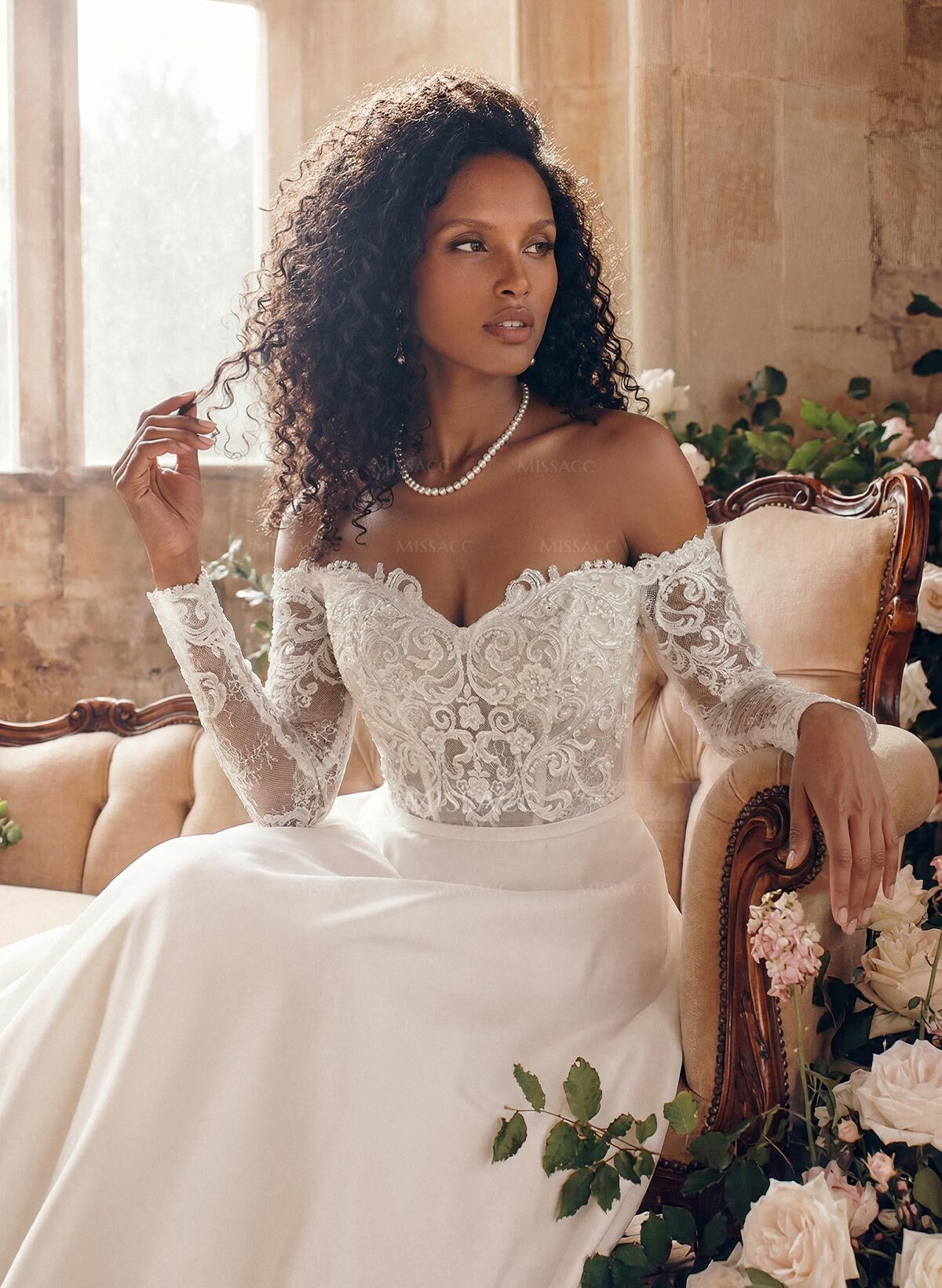 Classic Lace Long Sleeves Wedding Dresses With Satin