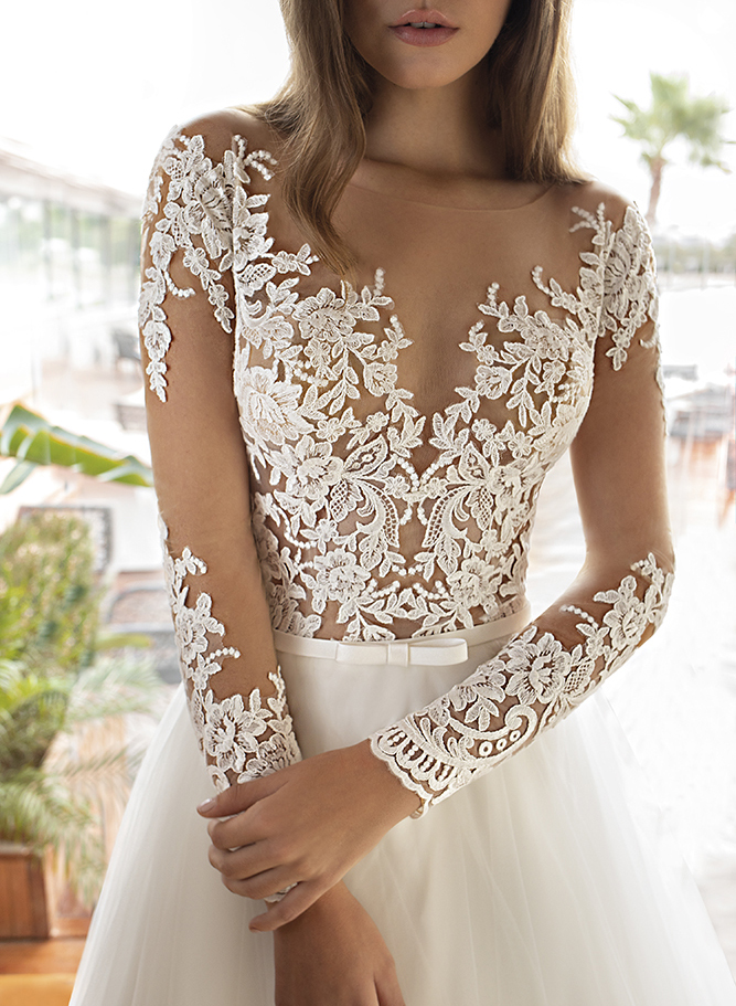 Classic Luxury Lace Wedding Dresses With Long Sleeves