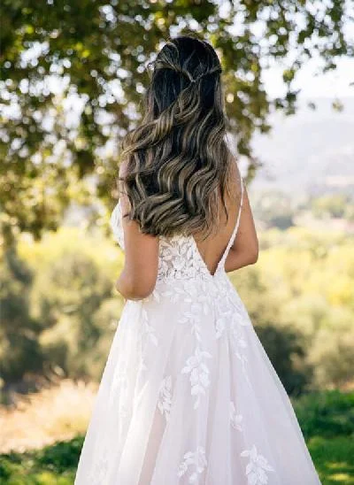 A-Line V-Neck Sleeveless Tulle Wedding Dresses With Appliques Lace
